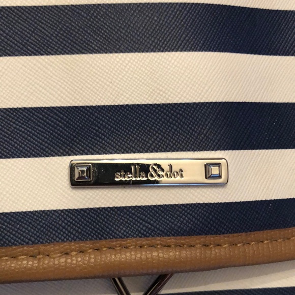 Stella and dot makeup holder - Picture 2 of 4